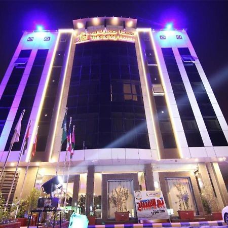 هذا منزلى الحمراء Riyadh Exterior photo
