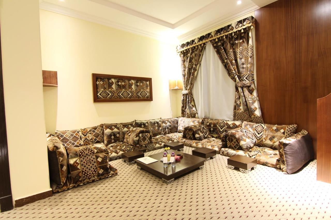 هذا منزلى الحمراء Riyadh Exterior photo